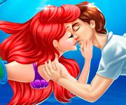 Ariel saruturi sub apa