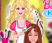 Barbie coafeaza surorile
