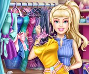 Dulapul cu rochii Barbie