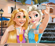 Elsa si Rapunzel fac Selfie