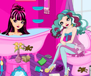 Ever After High curatenie in baie