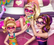 Super Barbie petrecere in pijama